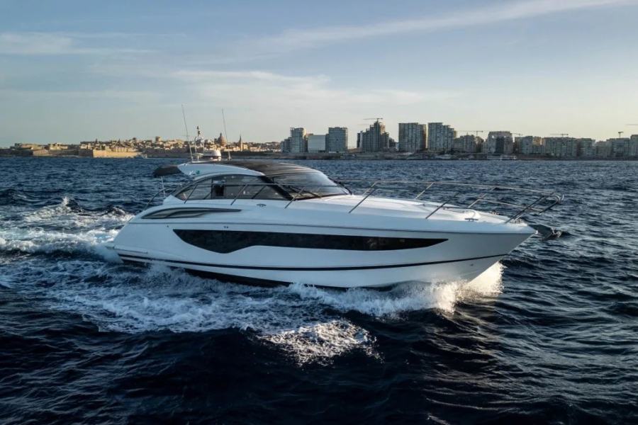 Princess V40 (12.98 m, 2021) à vendre à La Valette, Malte (1)