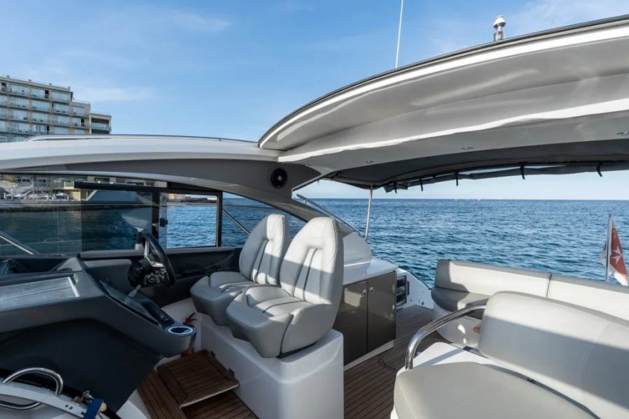 Princess V40 (12.98 m, 2021) à vendre à La Valette, Malte (8)