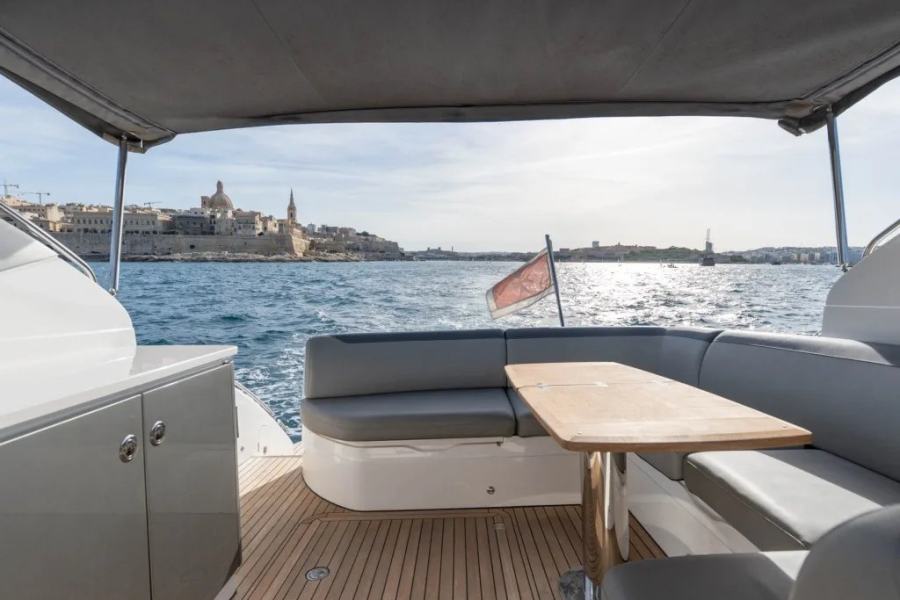 Princess V40 (12.98 m, 2021) à vendre à La Valette, Malte (9)