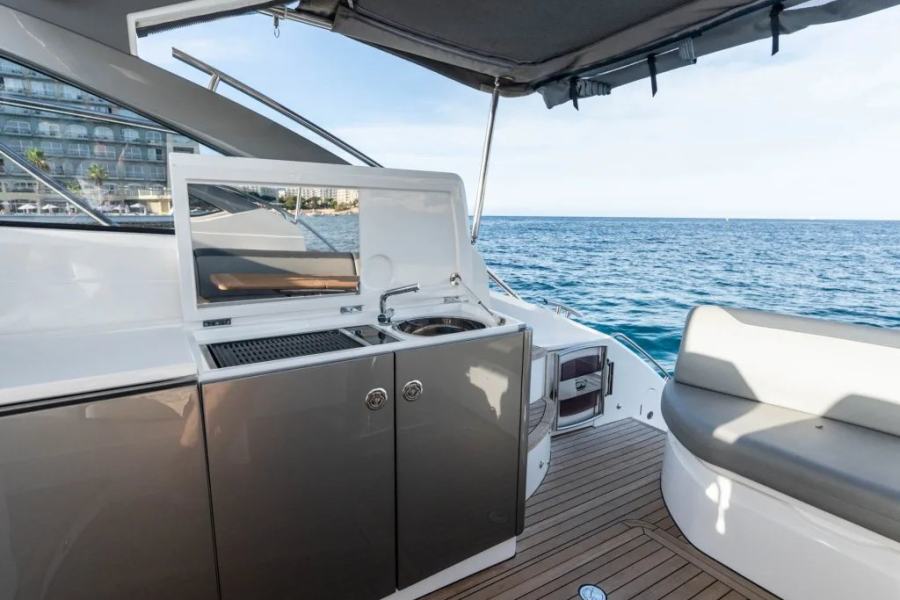 Princess V40 (12.98 m, 2021) à vendre à La Valette, Malte (10)