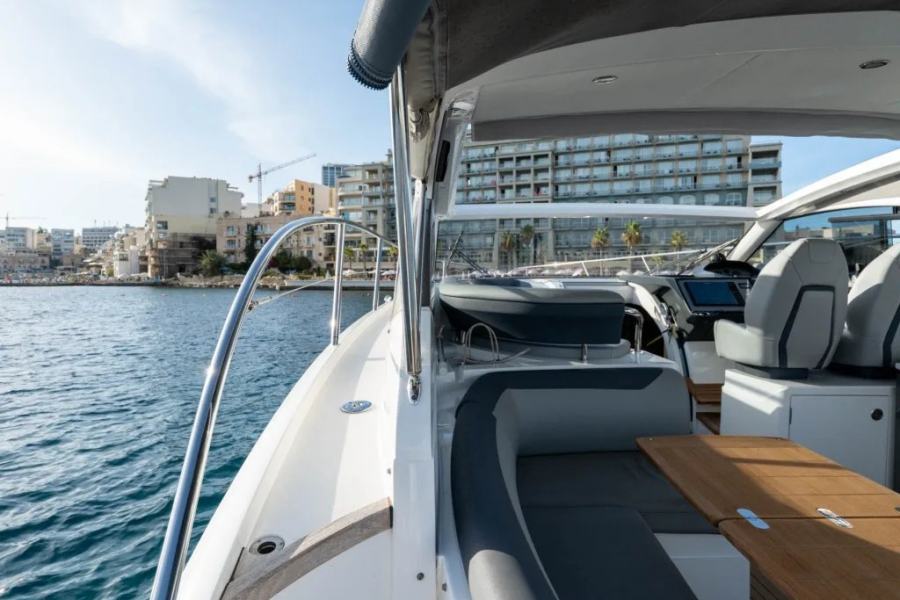 Princess V40 (12.98 m, 2021) à vendre à La Valette, Malte (11)