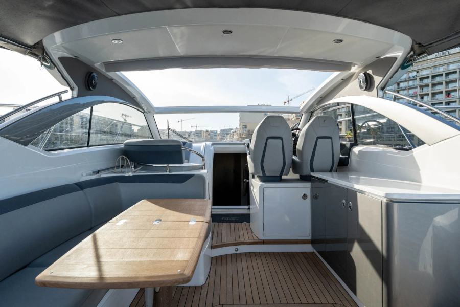 Princess V40 (12.98 m, 2021) à vendre à La Valette, Malte (13)
