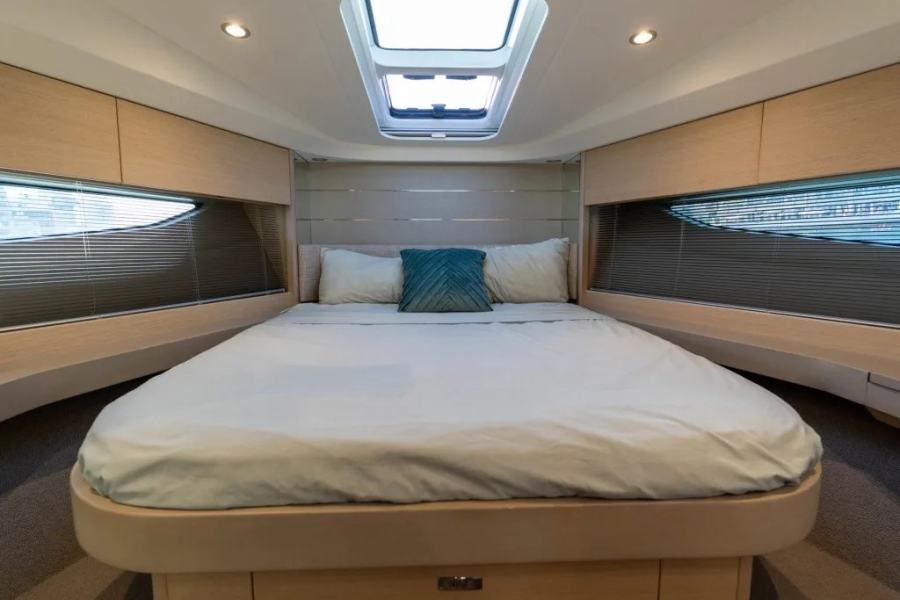 Princess V40 (12.98 m, 2021) à vendre à La Valette, Malte (25)