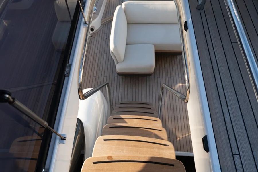 Princess S78 (24.66 m, 2021) for Sale in France (49)