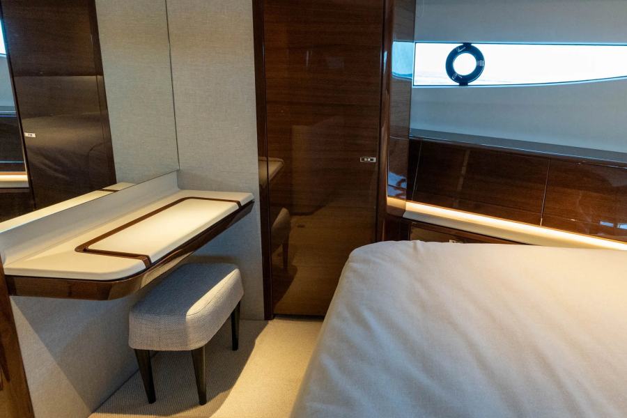Princess S80 (25.4 m, 2025) in vendita (35)