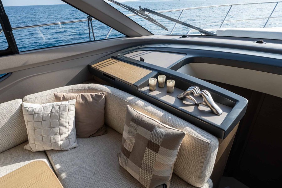 Princess F50 (15.7 m, 2023) à vendre en France (27)