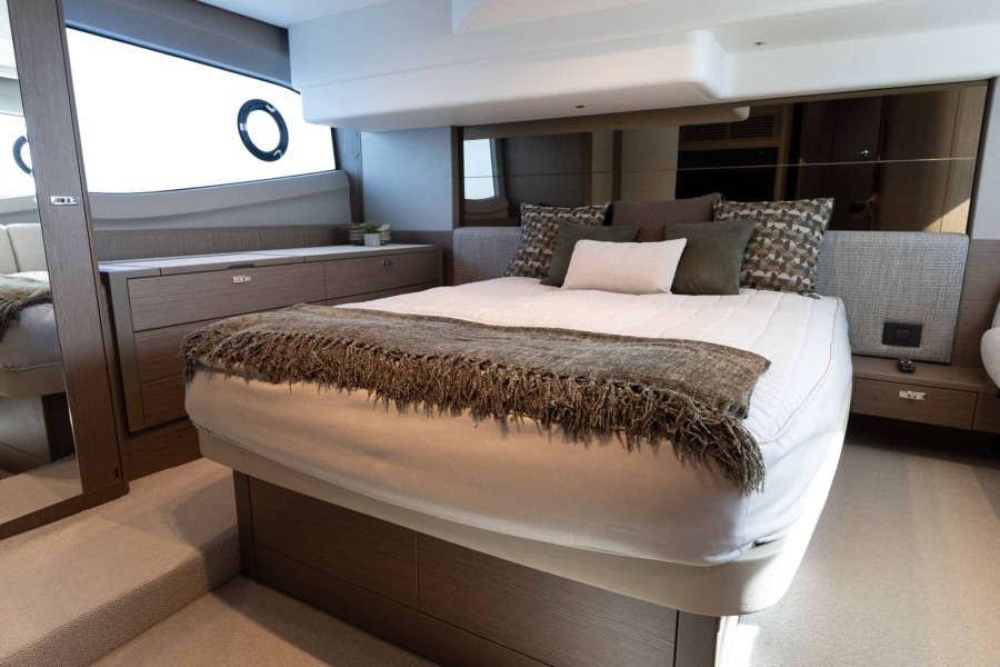 Princess F50 (15.7 m, 2023) à vendre en France (30)