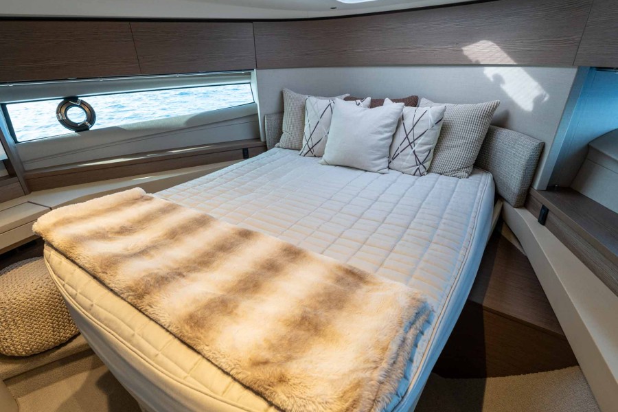 Princess F50 (15.7 m, 2023) à vendre en France (35)