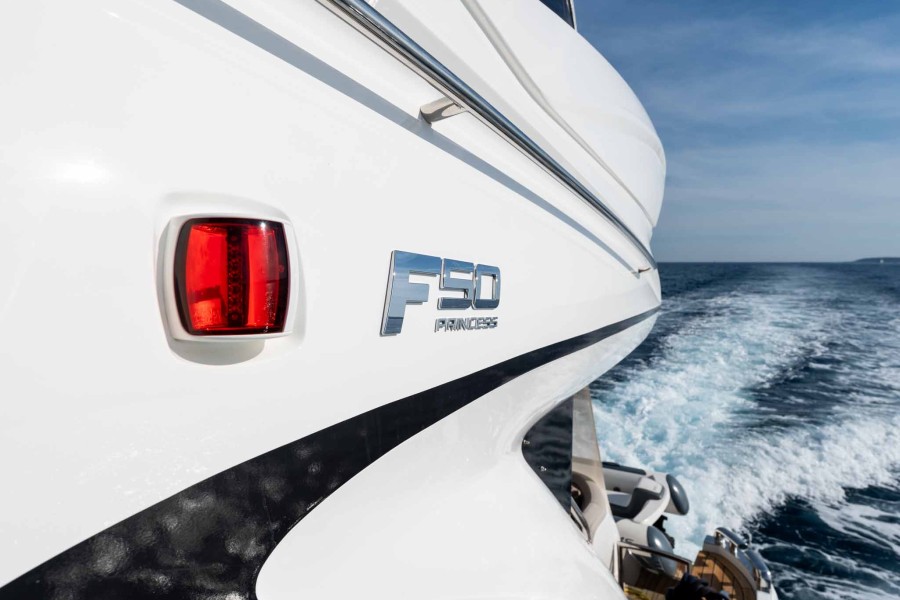 Princess F50 (15.7 m, 2023) à vendre en France (42)