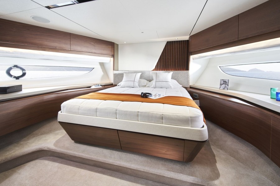 Princess Y85 (26.2 m, New) for Sale (24)