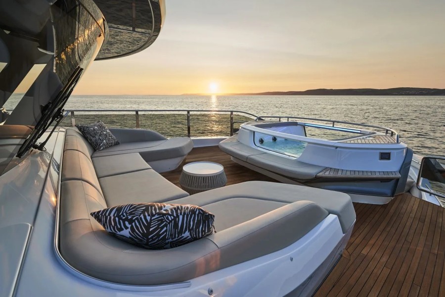 Princess X95 (29.11 m, New) for Sale (46)