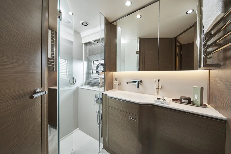 Princess V55 (17.81 m, Neuf) à vendre (15)