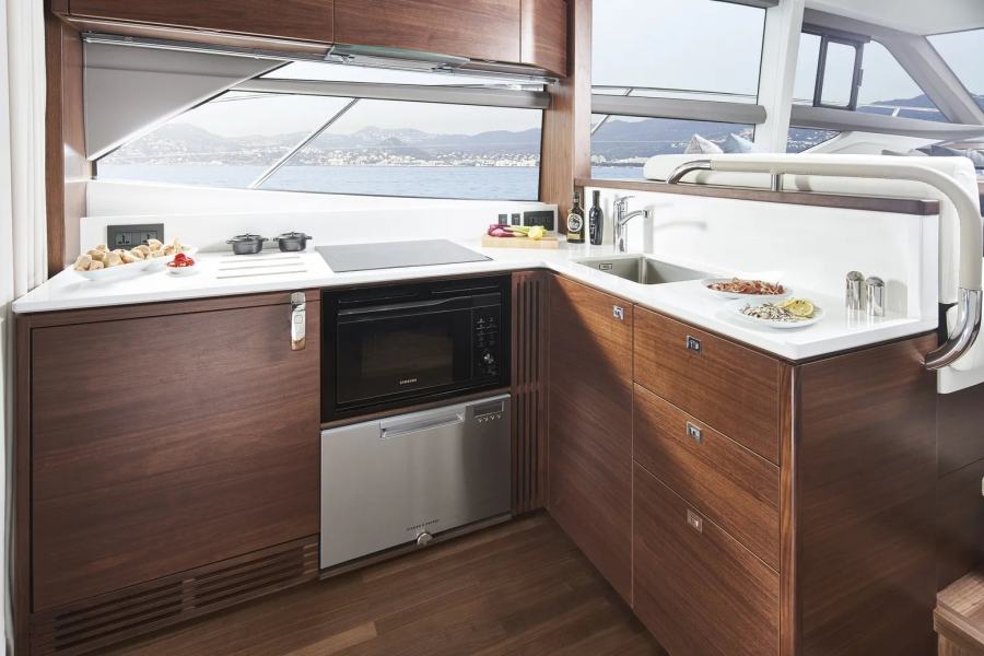 Princess F50 (15.56 m, Neuf) à vendre (9)