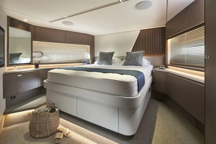 Princess Y72 (22.8 m, Neuf) à vendre (12)
