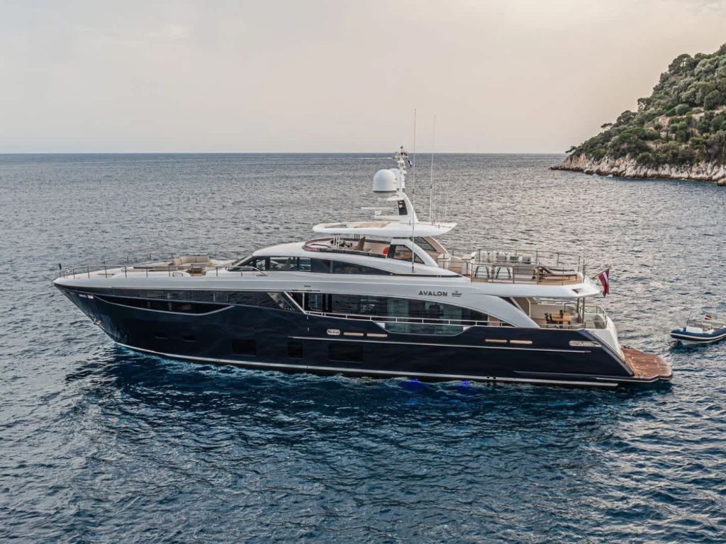 Princess 35M Avalon (35.15 m, 2021) à vendre en France (1)