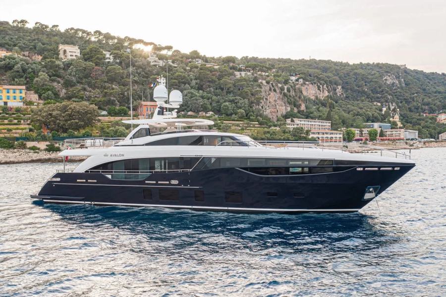 Princess 35M Avalon (35.15 m, 2021) à vendre en France (3)
