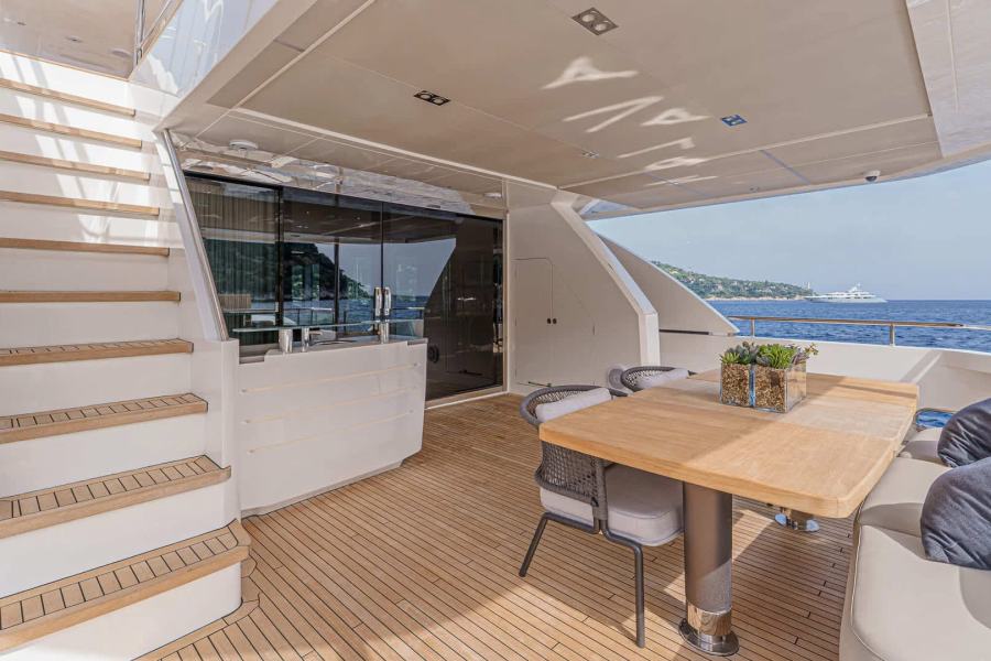 Princess 35M Avalon (35.15 m, 2021) à vendre en France (9)