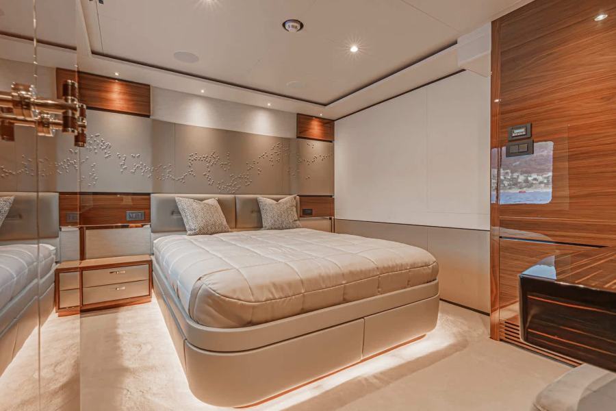 Princess 35M Avalon (35.15 m, 2021) à vendre en France (29)