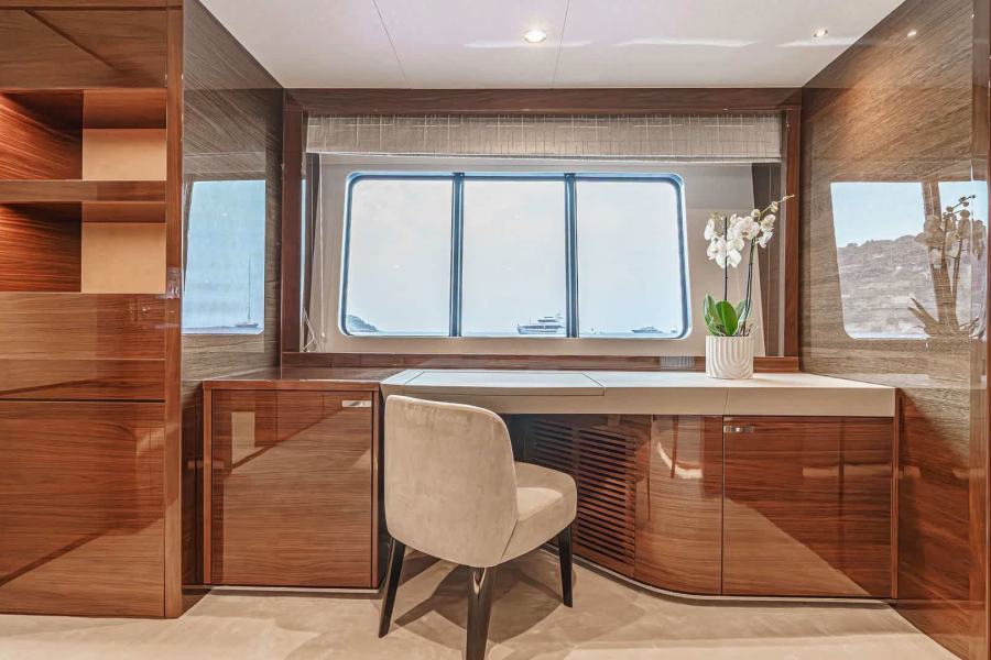 Princess 35M Avalon (35.15 m, 2021) à vendre en France (30)
