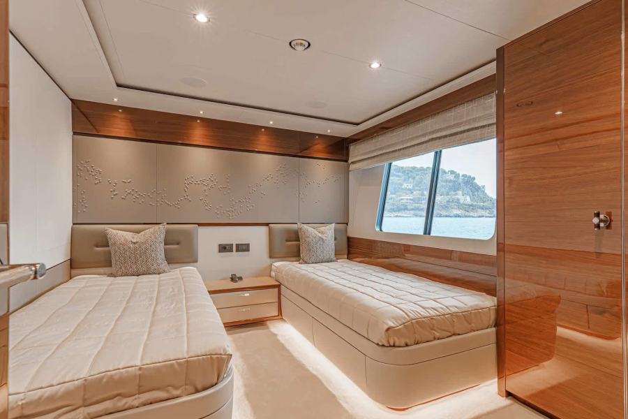 Princess 35M Avalon (35.15 m, 2021) à vendre en France (32)