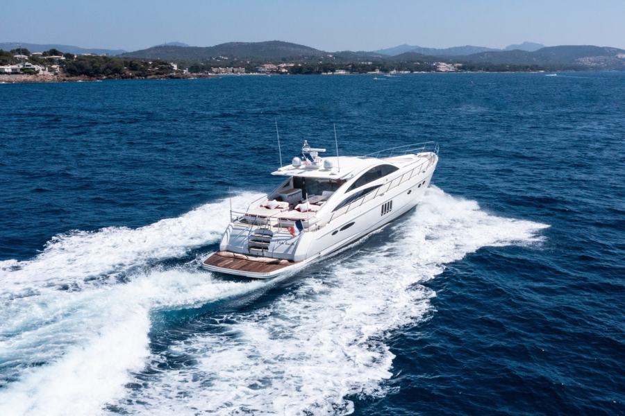 Princess V70 (21.7 m, 2008) for Sale in France (2)