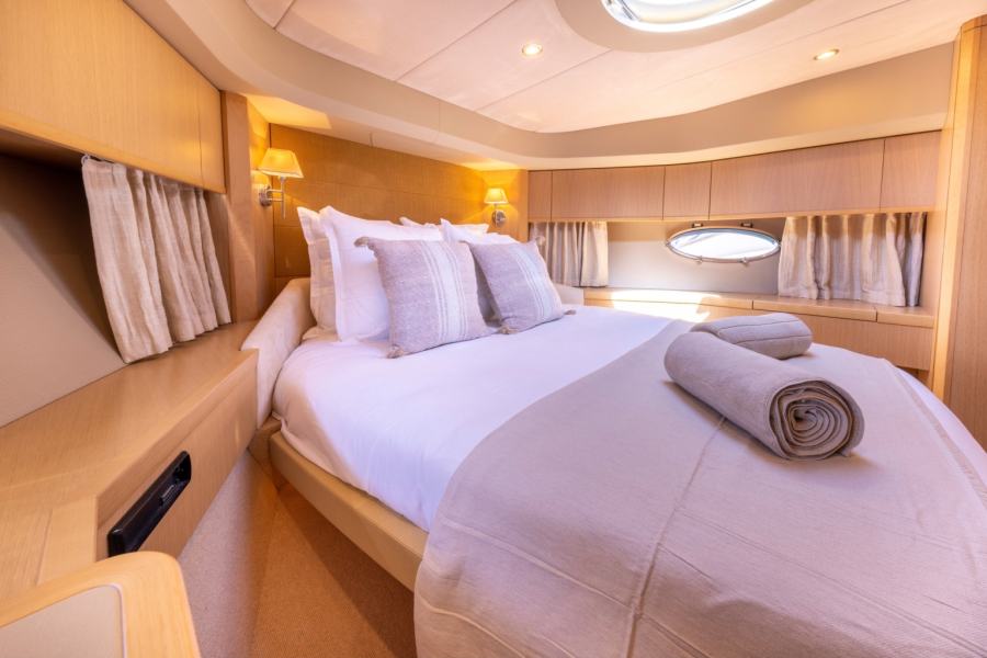Princess V70 (21.7 m, 2008) for Sale in France (17)