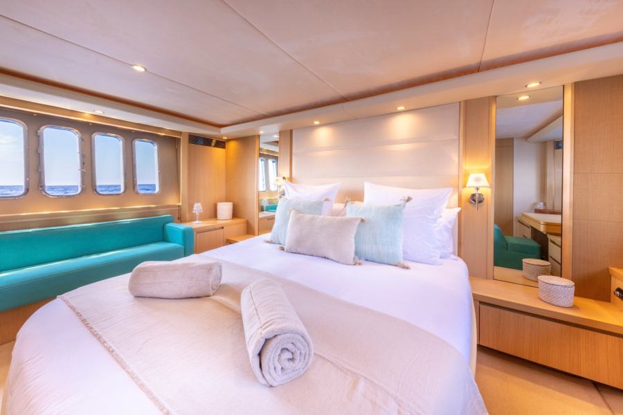 Princess V70 (21.7 m, 2008) for Sale in France (20)