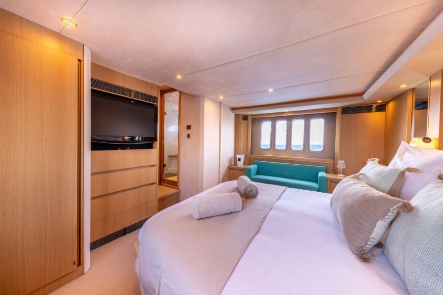 Princess V70 (21.7 m, 2008) for Sale in France (22)