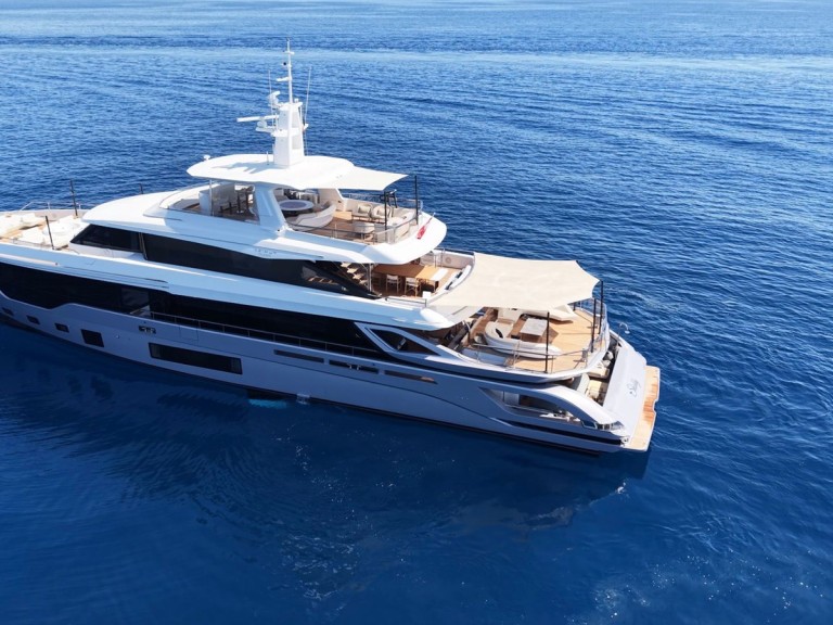Azimut Trideck 38M