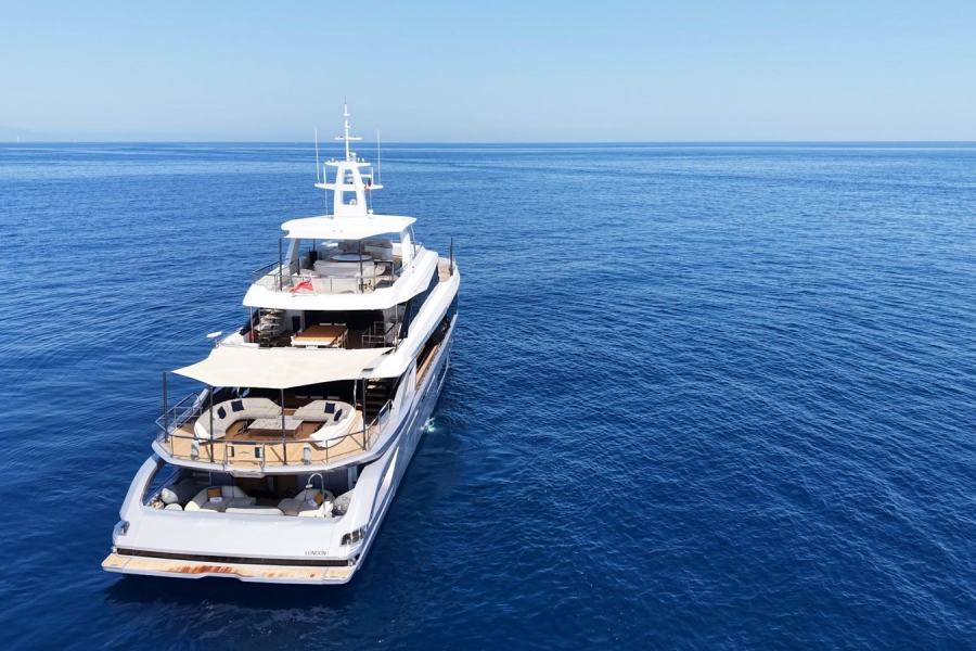 Azimut Trideck 38M (38.22 m, 2021) for Sale in Turkey (1)