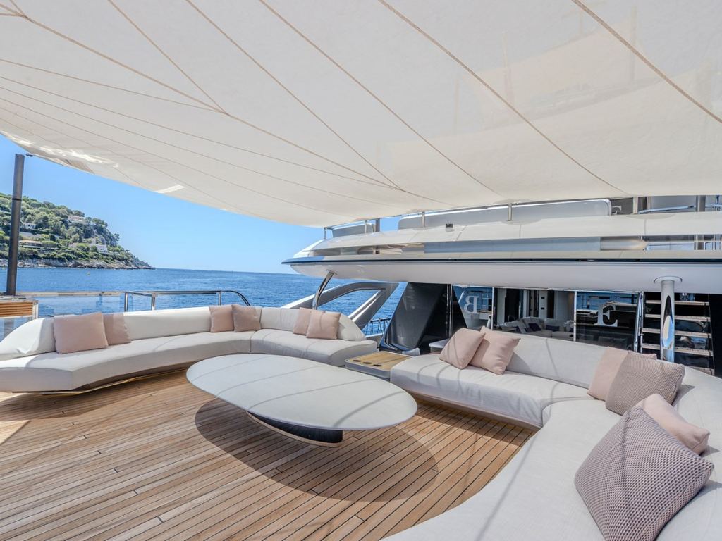 Azimut Grande Trideck (38.22 m, 2024) à vendre à Viareggio, Toscane, Italie (1)