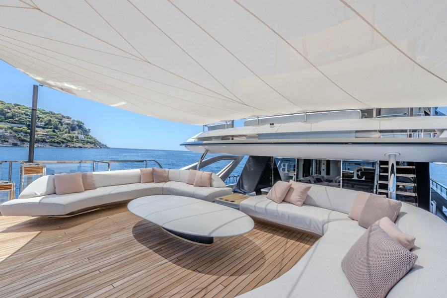 Azimut Grande Trideck (38.22 m, 2024) à vendre à Viareggio, Toscane, Italie (1)