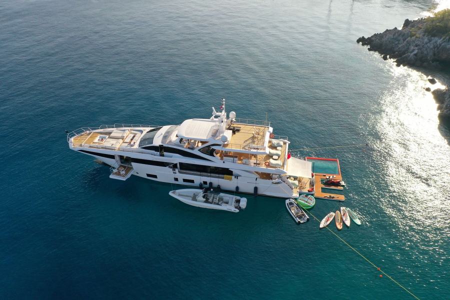 Azimut Grande 35M (35 m, 2022) à vendre en Grèce (1)