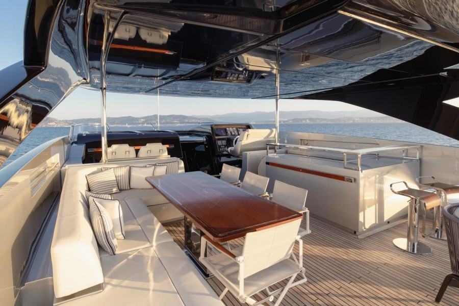 Riva 100 Corsaro (29.9 m, 2020) for Sale in France (11)