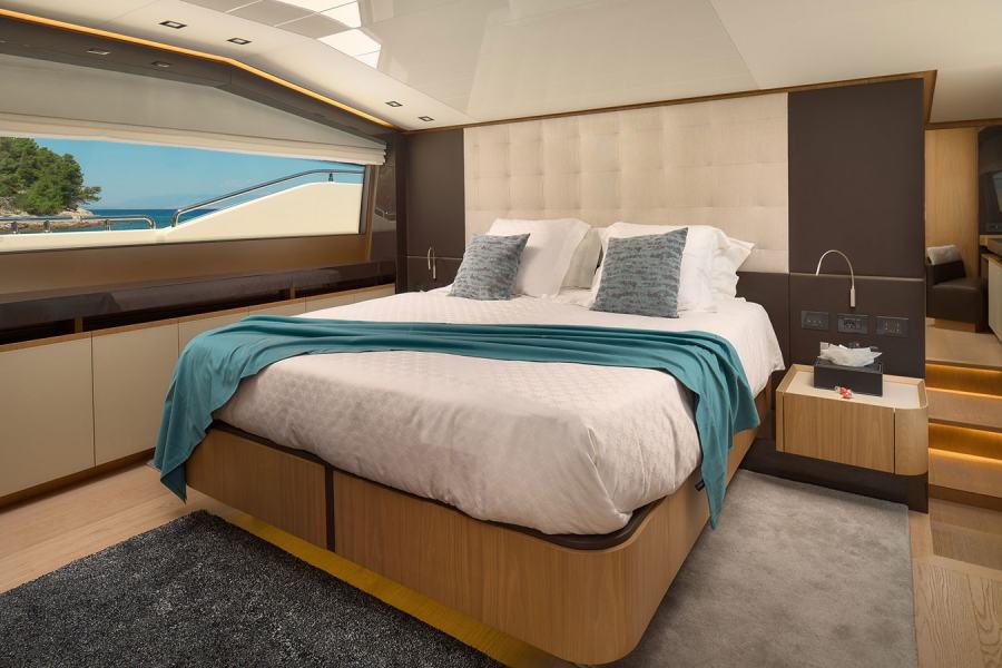 Ferretti Damari (29.2 m, 2019) for Sale in Croatia (15)