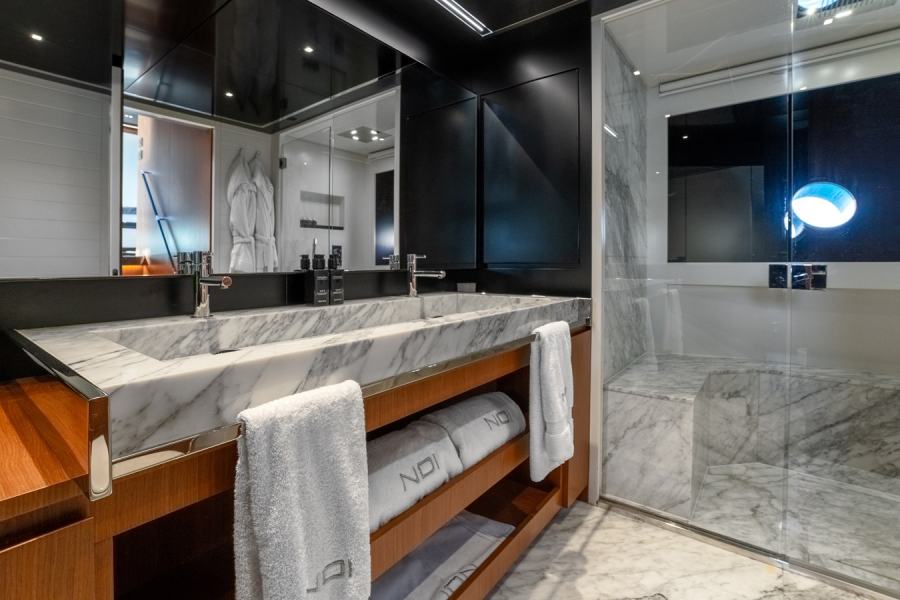 Riva 90' Argo (28.49 m, 2020) for Sale in Italy (15)