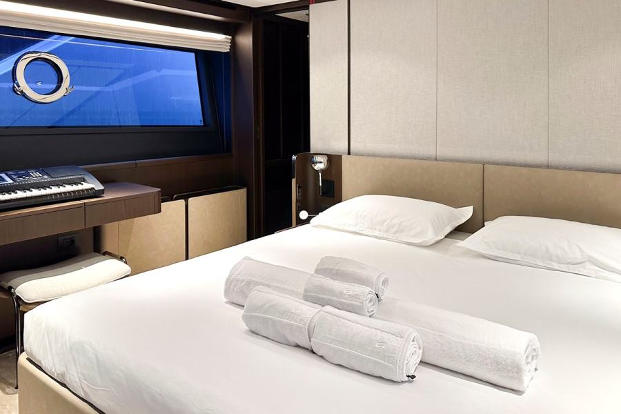 Ferretti 860 (26.94 m, 2023) for Sale in Italy (12)