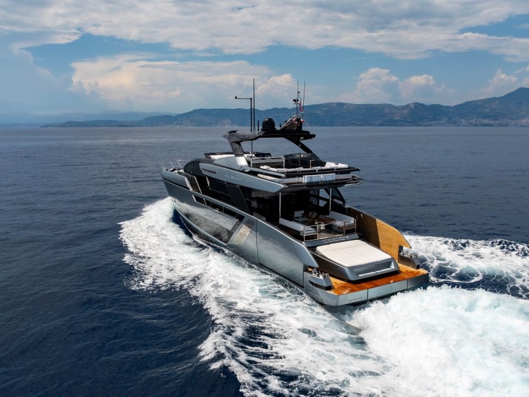 Riva Diva 82'