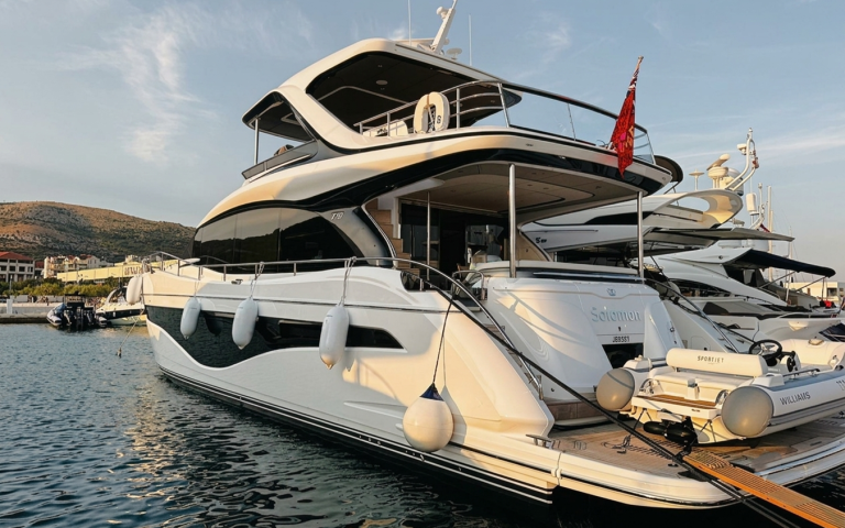 Princess Y72 (22.8 m, 2025) in vendita in Croazia (2)
