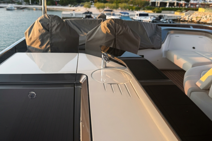 Princess Y72 (22.8 m, 2025) in vendita in Croazia (12)