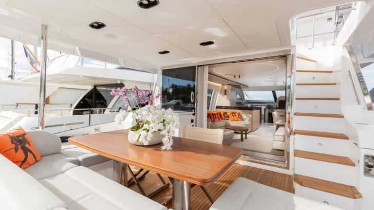 Azimut 72 Flybridge (22.64 m, 2020) for Sale in France (2)
