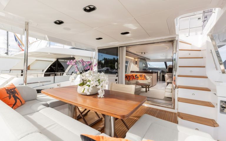 Azimut 72 Flybridge (22.64 m, 2020) for Sale in France (2)