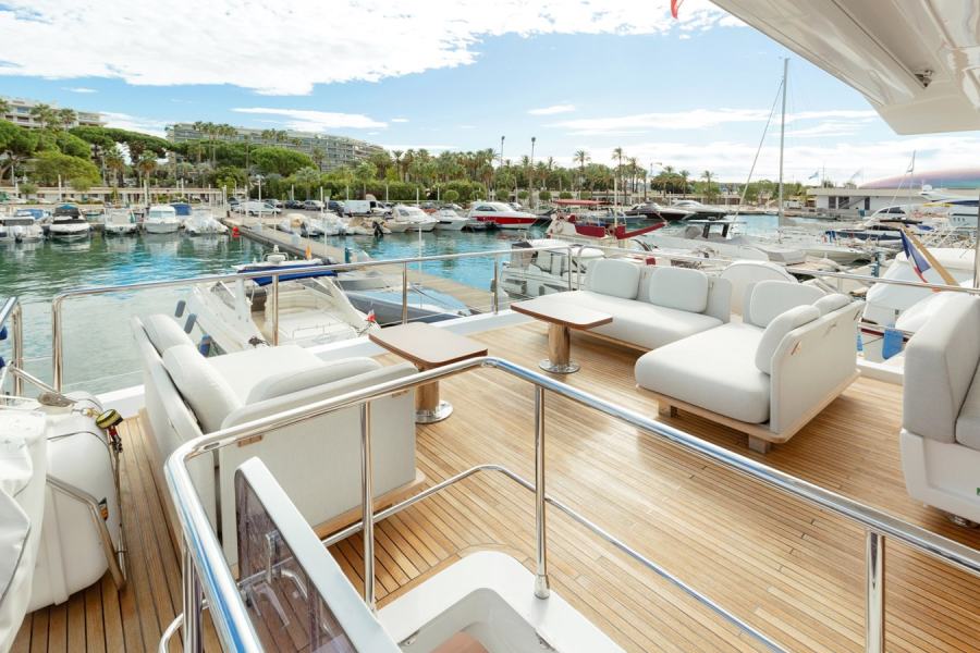 Azimut 72 Flybridge (22.64 m, 2020) for Sale in France (8)