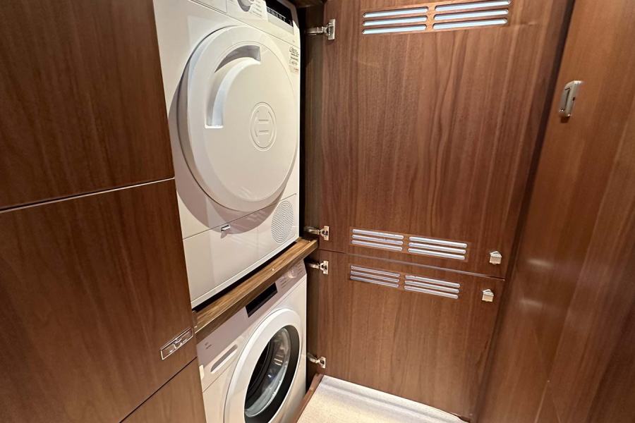 Princess F65 (20.29 m, 2023) for Sale in Sweden (19)