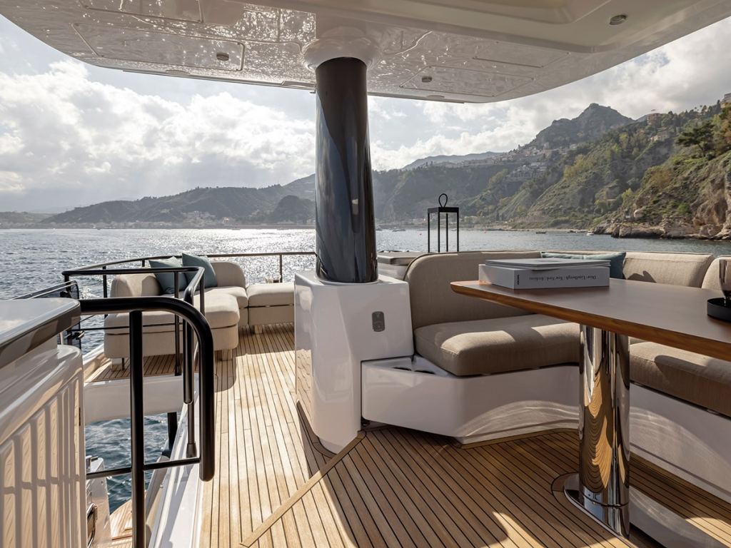 Azimut Magellano 60 (18.47 m, 2025) in vendita in Italia (1)