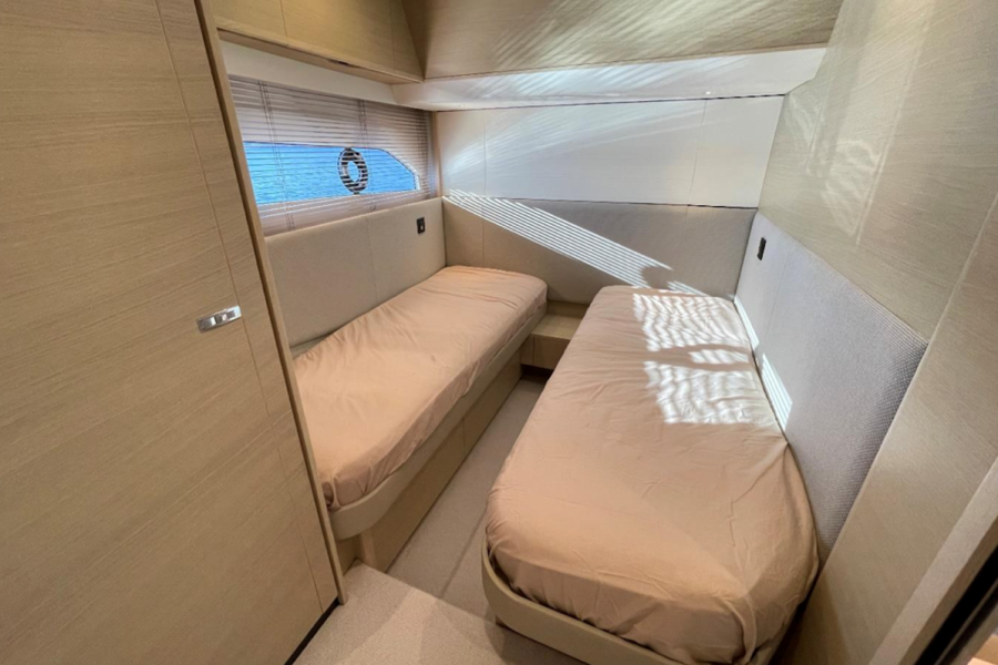 Princess F55 (17.6 m, 2019) for Sale in Croatia (15)