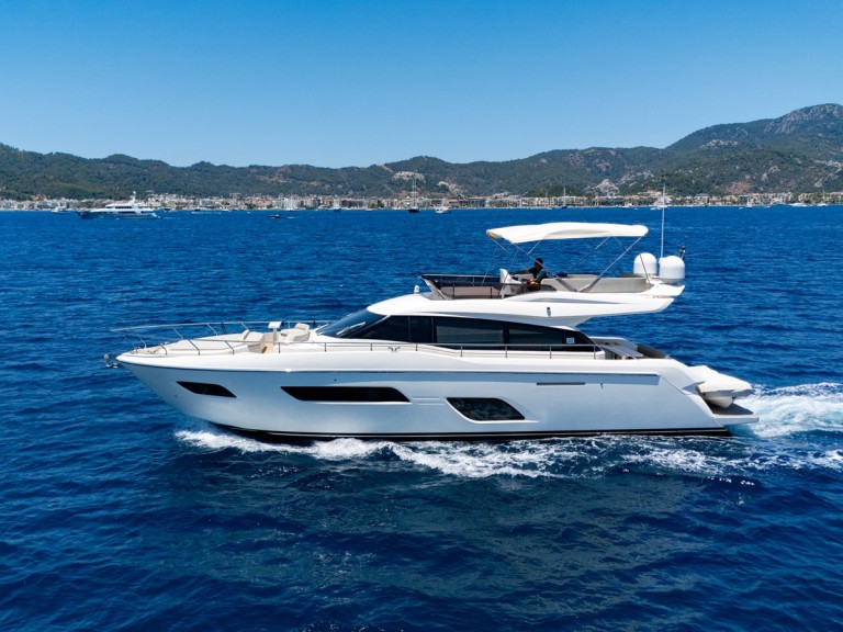Ferretti 550