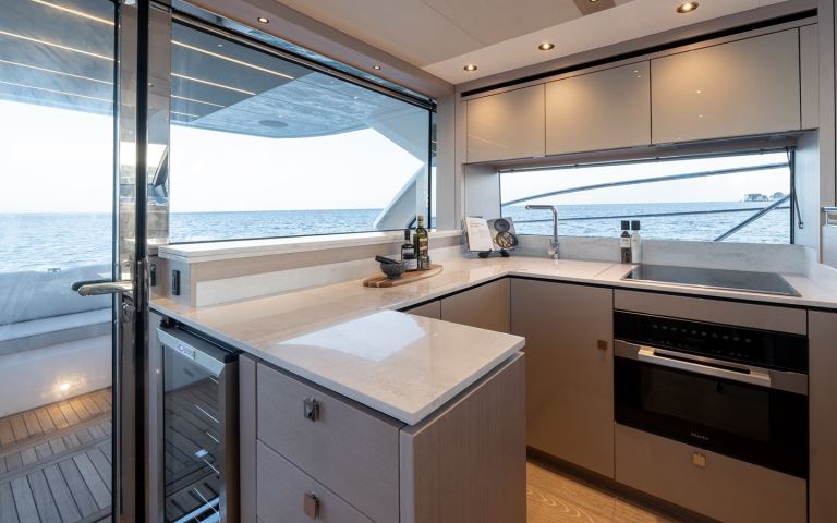 Sunseeker Manhattan 56 (17.21 m, 2026) for Sale in Latvia (3)