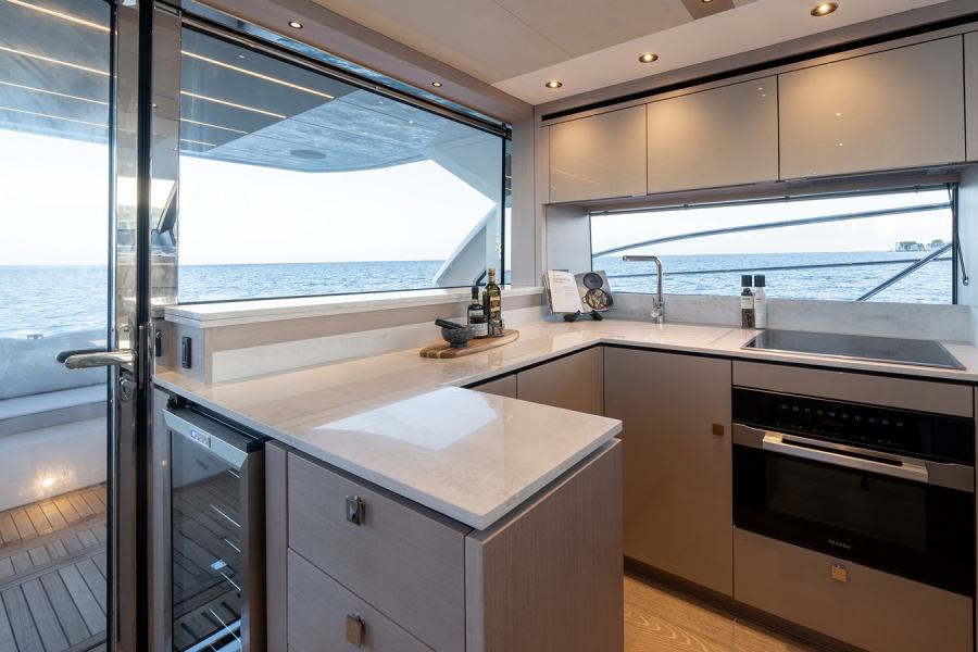 Sunseeker Manhattan 56 (17.21 m, 2026) for Sale in Latvia (3)