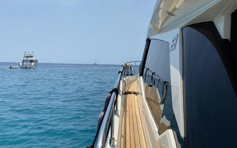 Ferretti 500 (15.23 m, 2021) à vendre en Malte (3)
